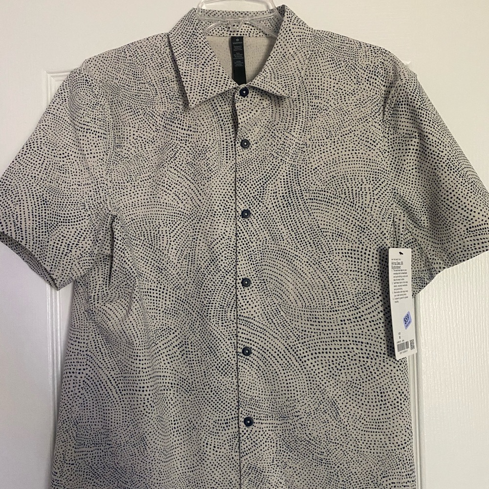 Men’s Lululemon Airing Easy SS Buttondown